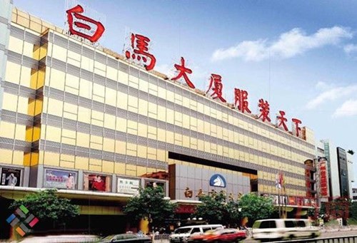 Chợ Bạch Mã - Khu chợ sỉ chuyên bán quần áo Trung Quốc dành cho dân buôn