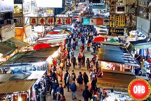 Các khu chợ đầu mối của Trung Quốc bán buôn, bán lẻ hàng hóa giá rẻ, đa dạng mẫu mã