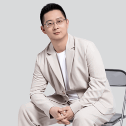 Anh chàng Ôn Châu sau những năm 90 thừa kế công việc kinh doanh của gia đình và bán được 10 tỷ mỗi năm, luôn luôn nằm trong top 10 về doanh số bán hàng mỗi năm Anh chàng Ôn Châu sau những năm 90 thừa kế công việc kinh doanh của gia đình và bán được 10 tỷ mỗi năm, luôn luôn nằm trong top 10 về doanh số bán hàng mỗi năm