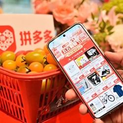 Các nhà cung cấp Pinduoduo được thúc đẩy doanh số bán hàng từ lễ hội mua sắm ngày 5/5 ở Thượng Hải. Các nhà cung cấp Pinduoduo được thúc đẩy doanh số bán hàng từ lễ hội mua sắm ngày 5/5 ở Thượng Hải.